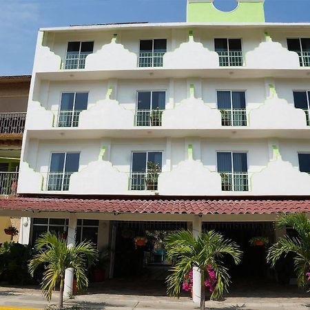 Hotel Arenas Del Pacifico Санта-Крус-Хуатулко Экстерьер фото