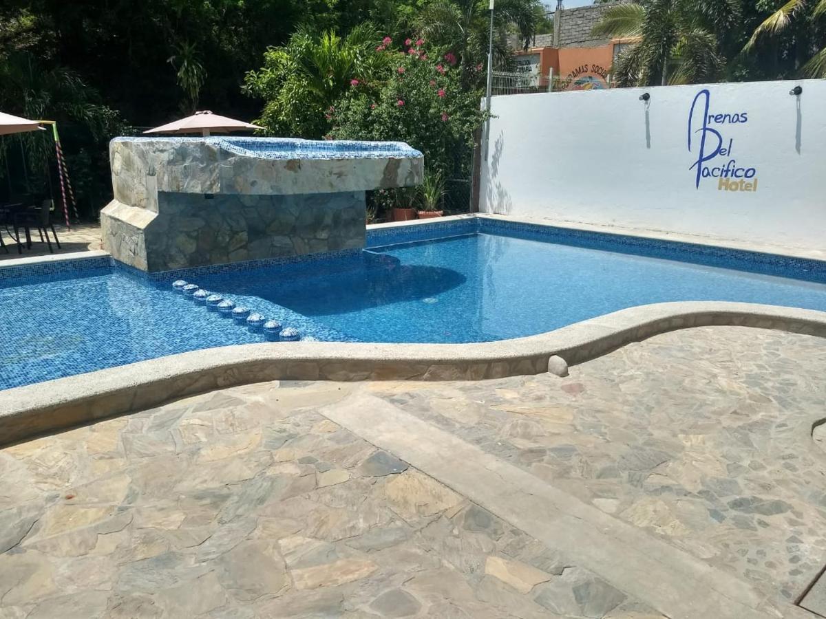 Hotel Arenas Del Pacifico Санта-Крус-Хуатулко Экстерьер фото