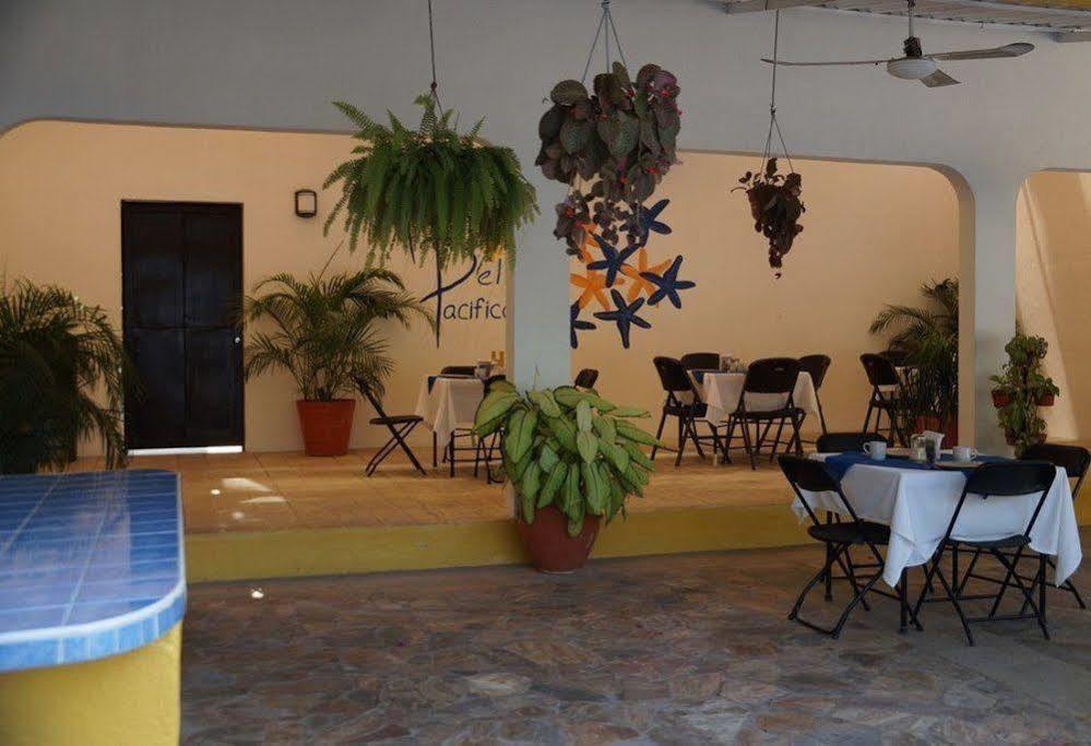 Hotel Arenas Del Pacifico Санта-Крус-Хуатулко Экстерьер фото